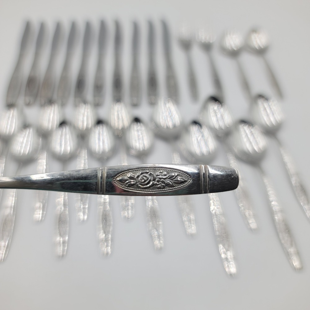 31pc VTG Oneida Rose Pendant Stainless Flatware Set Knives Forks Spoons Floral